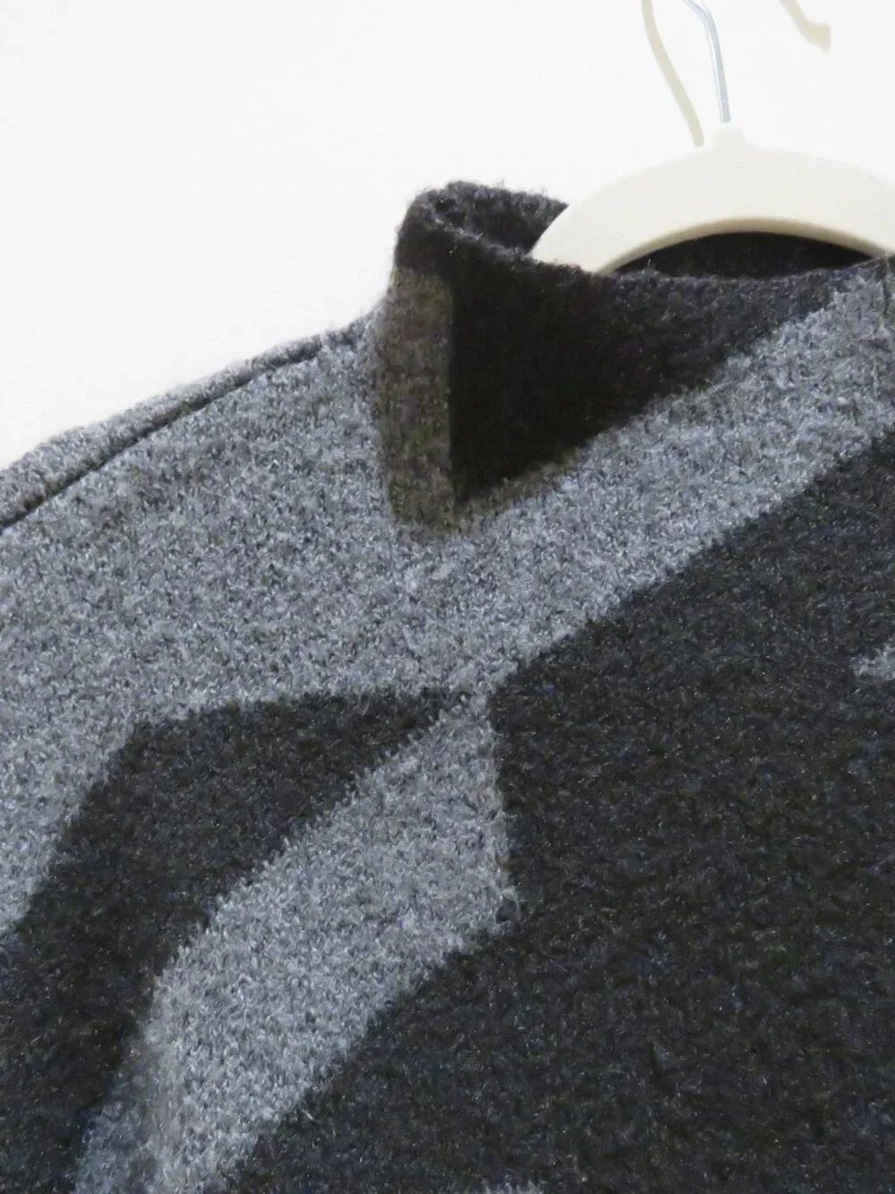 EVEREVE Brielle Large Houndstooth Pullover Mock Neck Sweater Medium Soft Comfy - Picture 6 of 14